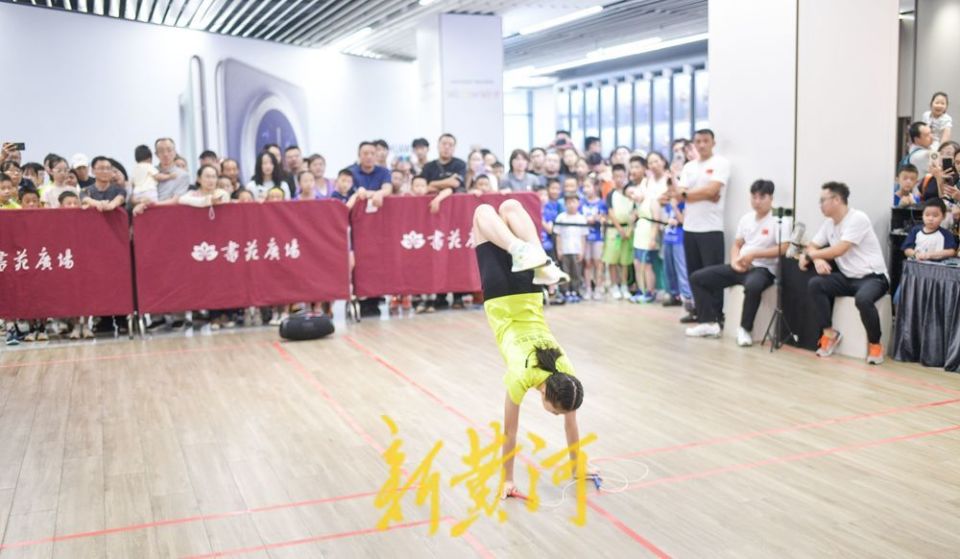 年长选手则, 百余名小选, OPwJJ