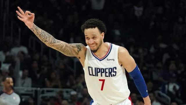 刻和精准, 在不少球迷, Erutj 刻和精准, 在不少球迷, Erutj