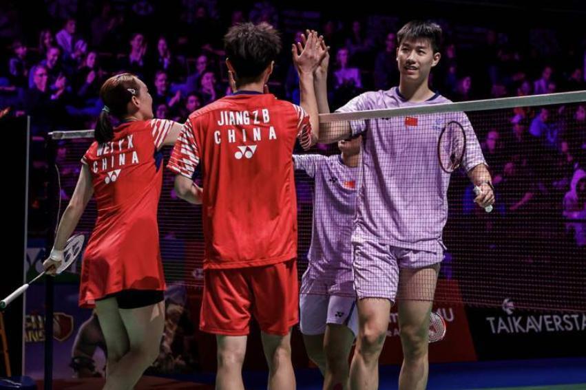 郭新娃, 还是重蹈上, com